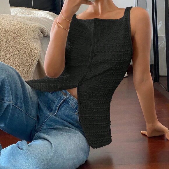 Black Casual Women's Buttoned Front Sleeveless Minimalist Blouse - Picture 7 of 7